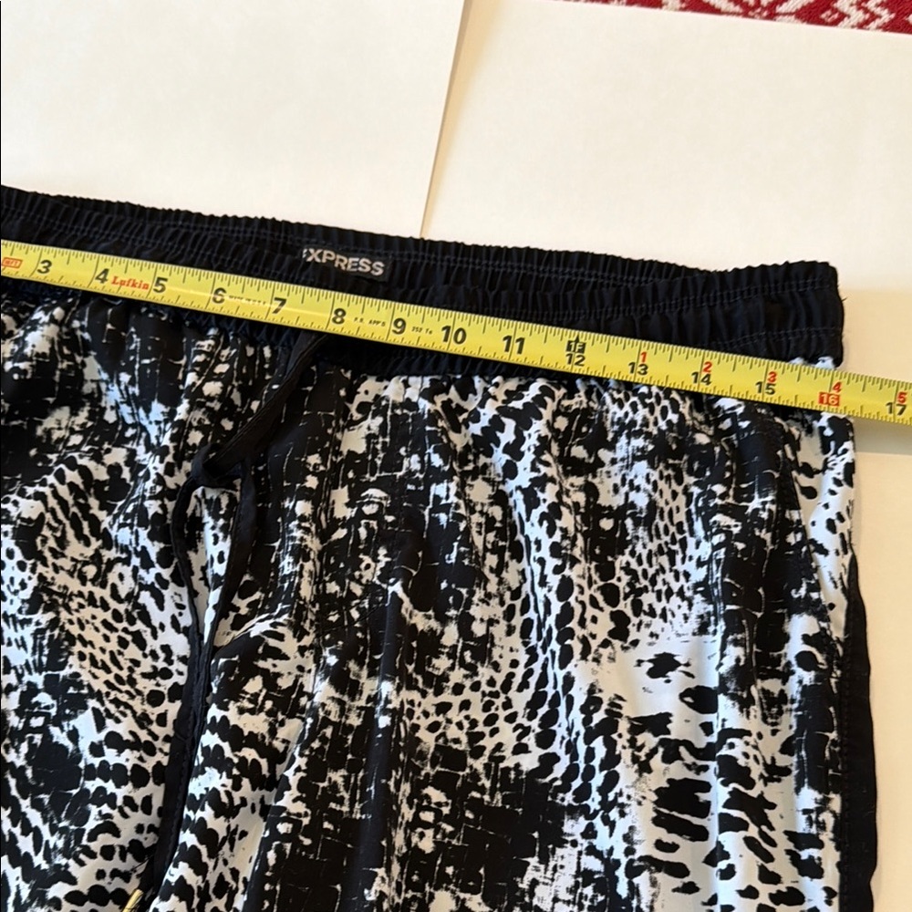Black & White Patterned womens Jogger Pants - Picture 4 of 7